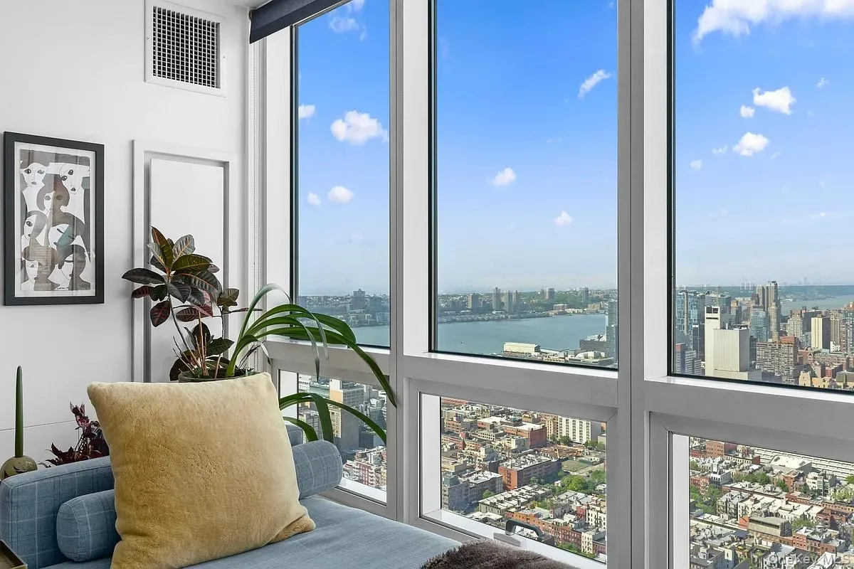 350 West 42nd Street, New York, NY, 2 Bedrooms Bedrooms, 4 Rooms Rooms,2 BathroomsBathrooms,Residential,For Rent,West 42nd Street,0,984083 350 West 42nd Street, New York, NY, 2 Bedrooms Bedrooms, 4 Rooms Rooms,2 BathroomsBathrooms,Residential,For Rent,West 42nd Street,0,984083