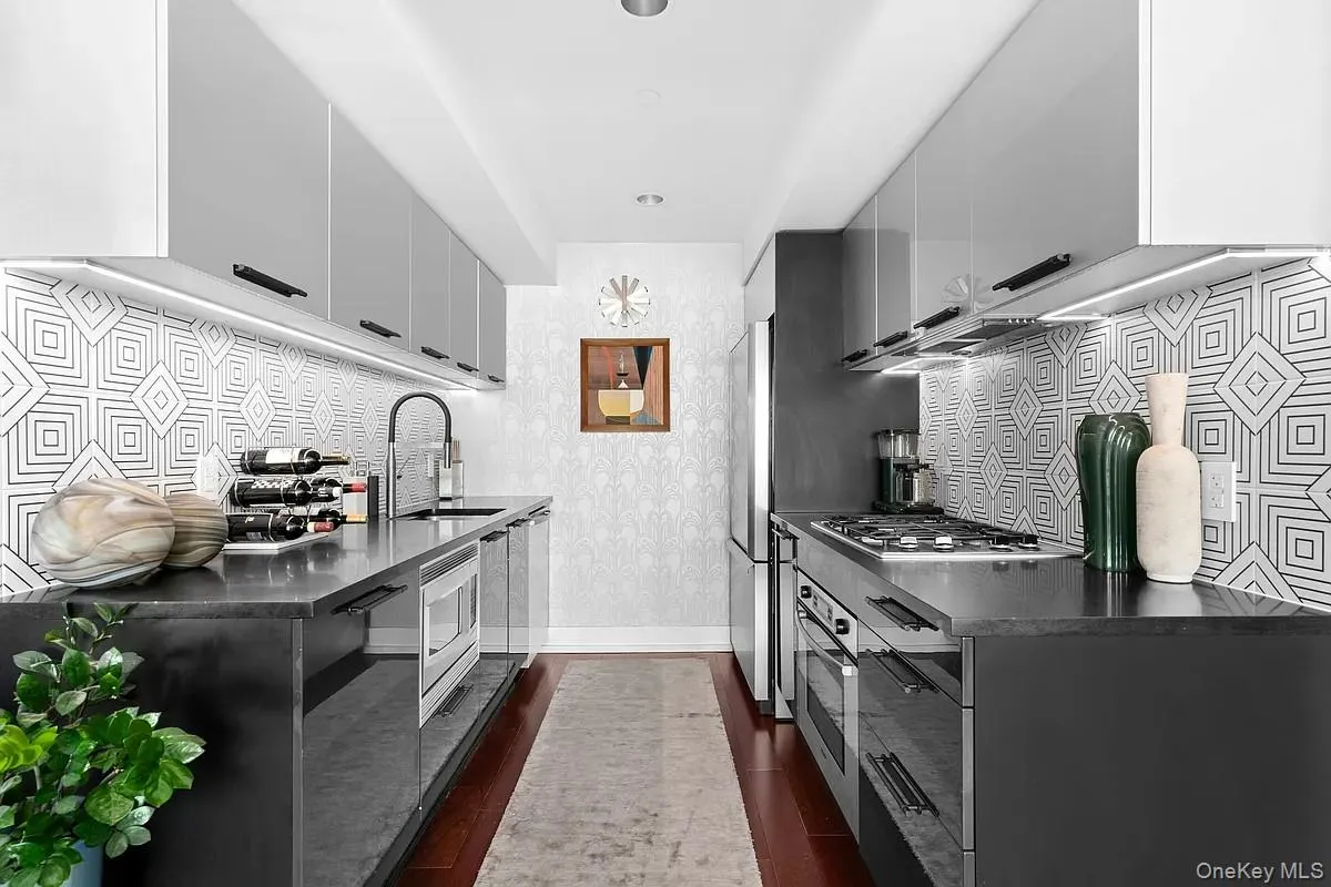 350 West 42nd Street, New York, NY, 2 Bedrooms Bedrooms, 4 Rooms Rooms,2 BathroomsBathrooms,Residential,For Rent,West 42nd Street,0,984083 350 West 42nd Street, New York, NY, 2 Bedrooms Bedrooms, 4 Rooms Rooms,2 BathroomsBathrooms,Residential,For Rent,West 42nd Street,0,984083