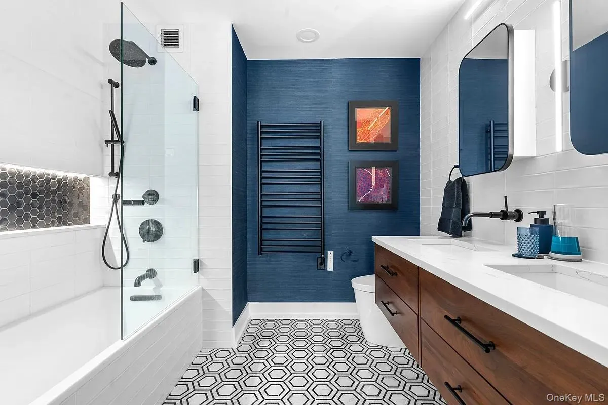 350 West 42nd Street, New York, NY, 2 Bedrooms Bedrooms, 4 Rooms Rooms,2 BathroomsBathrooms,Residential,For Rent,West 42nd Street,0,984083 350 West 42nd Street, New York, NY, 2 Bedrooms Bedrooms, 4 Rooms Rooms,2 BathroomsBathrooms,Residential,For Rent,West 42nd Street,0,984083
