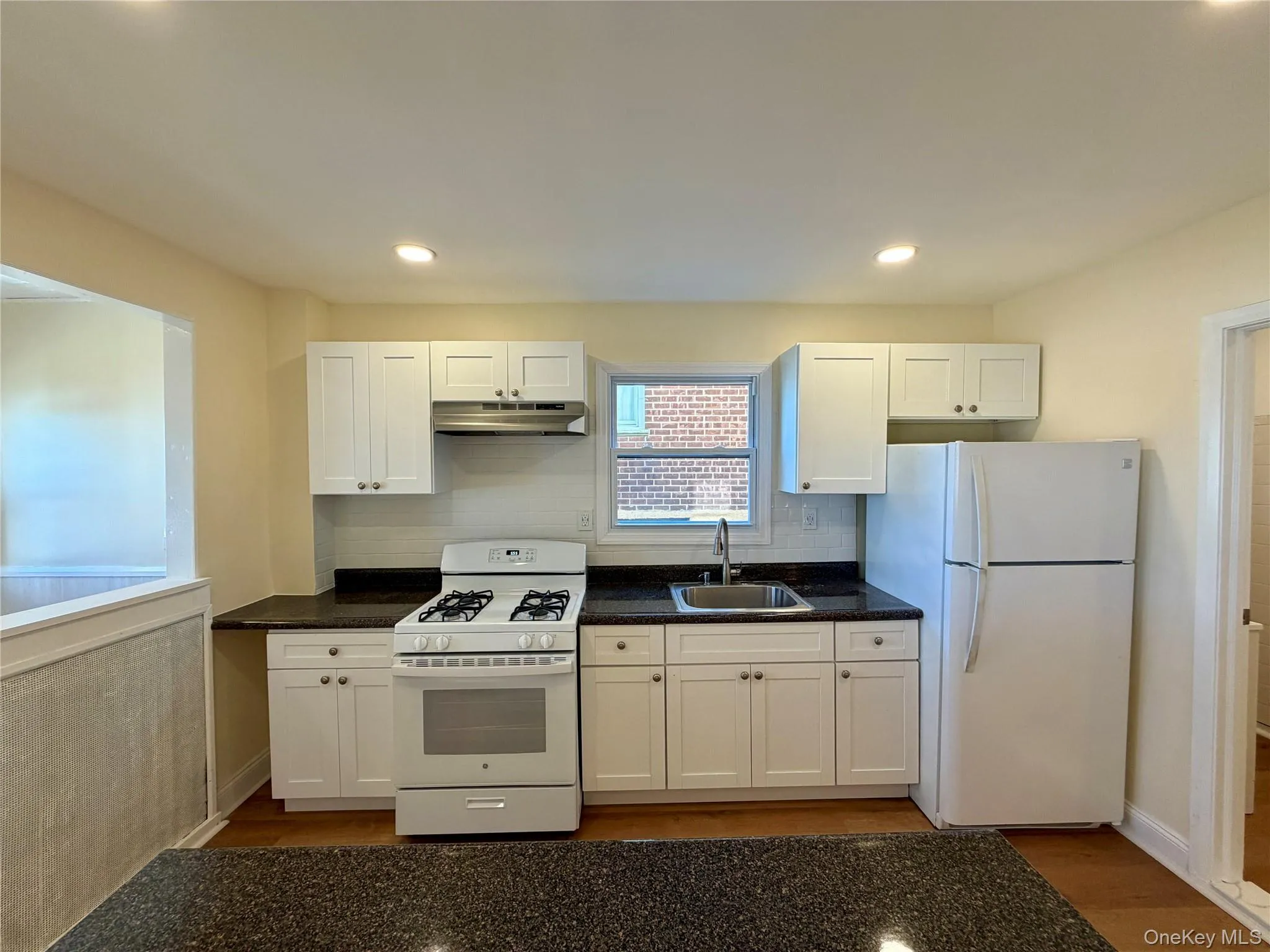 116 Alexander Avenue, Yonkers, NY, 2 Bedrooms Bedrooms, 5 Rooms Rooms,2 BathroomsBathrooms,Residential Lease,For Rent,Alexander,0,984100 116 Alexander Avenue, Yonkers, NY, 2 Bedrooms Bedrooms, 5 Rooms Rooms,2 BathroomsBathrooms,Residential Lease,For Rent,Alexander,0,984100