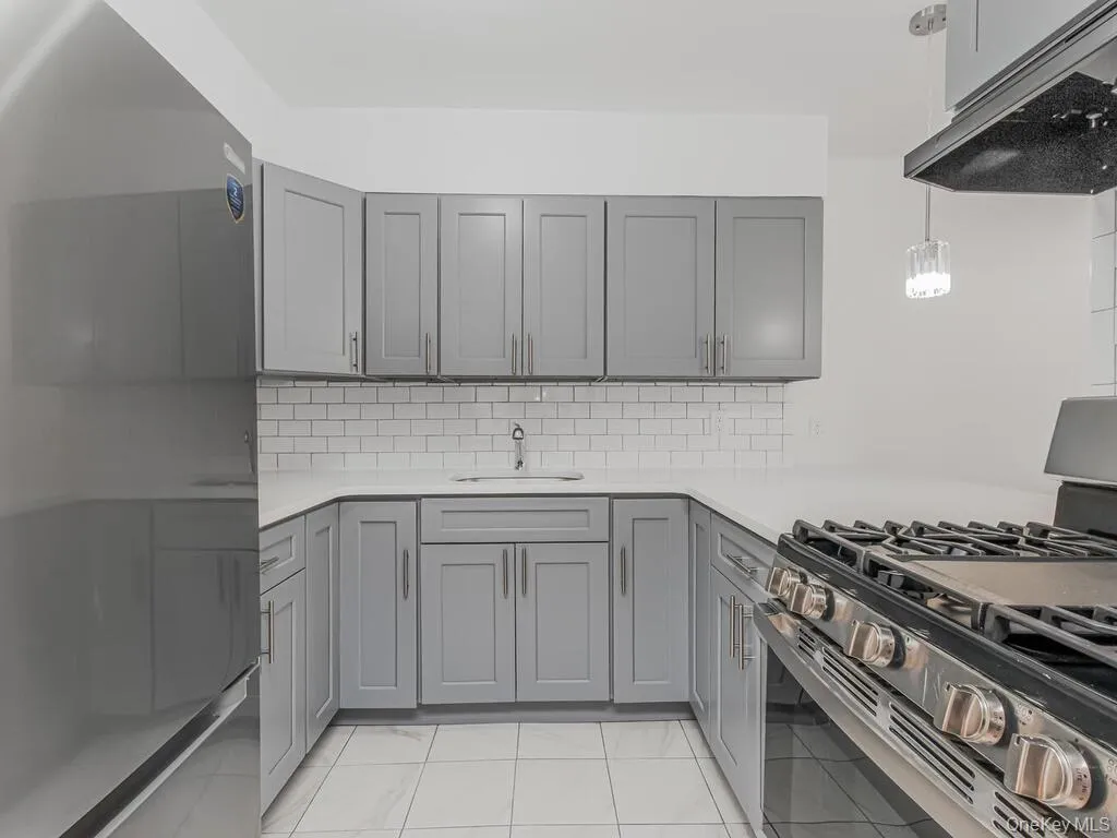 724 A 223rd Street, New York, NY, 2 Bedrooms Bedrooms, 4 Rooms Rooms,1 BathroomBathrooms,Residential Lease,For Rent,223rd,0,984104 724 A 223rd Street, New York, NY, 2 Bedrooms Bedrooms, 4 Rooms Rooms,1 BathroomBathrooms,Residential Lease,For Rent,223rd,0,984104