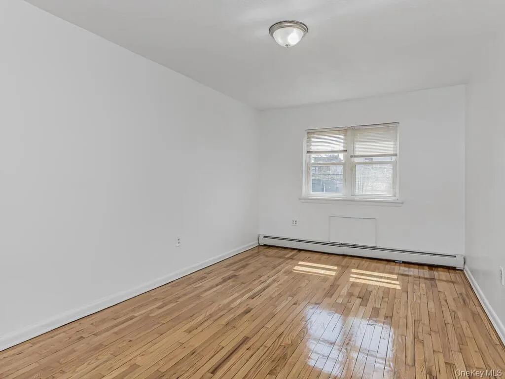 724 A 223rd Street, New York, NY, 2 Bedrooms Bedrooms, 4 Rooms Rooms,1 BathroomBathrooms,Residential Lease,For Rent,223rd,0,984104 724 A 223rd Street, New York, NY, 2 Bedrooms Bedrooms, 4 Rooms Rooms,1 BathroomBathrooms,Residential Lease,For Rent,223rd,0,984104