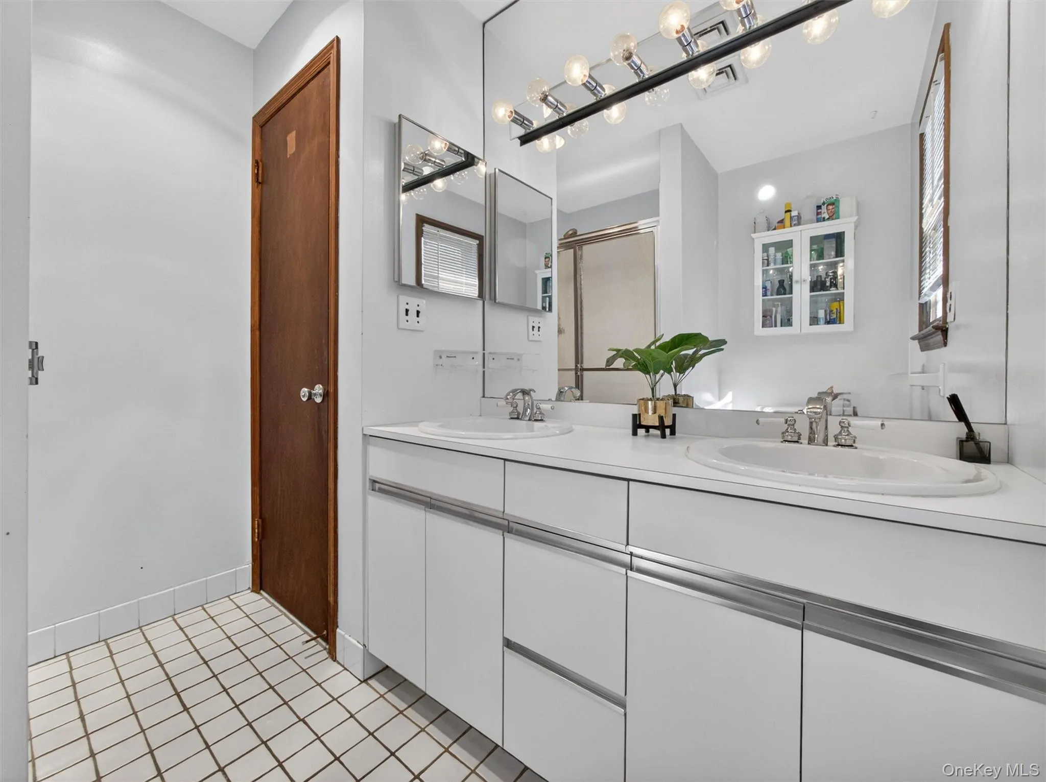 7 Bell Court, Ramapo, NY, 5 Bedrooms Bedrooms, 12 Rooms Rooms,3 BathroomsBathrooms,Residential,For Rent,Bell,0,984166 7 Bell Court, Ramapo, NY, 5 Bedrooms Bedrooms, 12 Rooms Rooms,3 BathroomsBathrooms,Residential,For Rent,Bell,0,984166