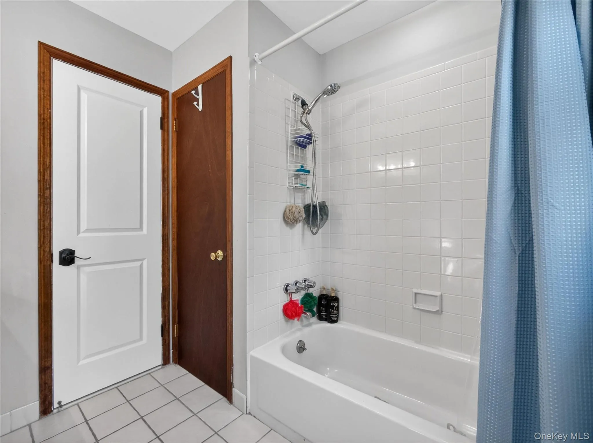 Full Hall Bath Full Hall Bath