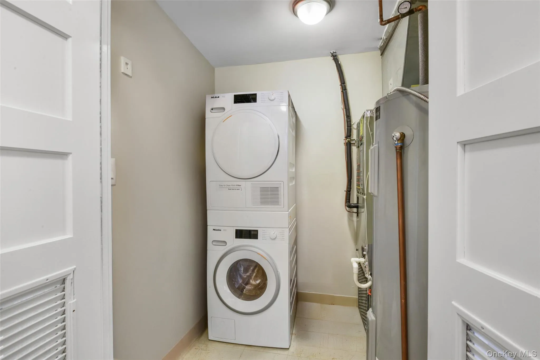 225 Stanley Avenue, Mamaroneck, NY, 2 Bedrooms Bedrooms, 4 Rooms Rooms,2 BathroomsBathrooms,Residential Lease,For Rent,Stanley,0,984185 225 Stanley Avenue, Mamaroneck, NY, 2 Bedrooms Bedrooms, 4 Rooms Rooms,2 BathroomsBathrooms,Residential Lease,For Rent,Stanley,0,984185