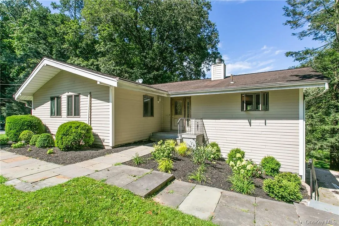 41 Old Deer Park Road, Bedford, NY, 4 Bedrooms Bedrooms, 10 Rooms Rooms,4 BathroomsBathrooms,Residential Lease,For Rent,Old Deer Park,0,984187 41 Old Deer Park Road, Bedford, NY, 4 Bedrooms Bedrooms, 10 Rooms Rooms,4 BathroomsBathrooms,Residential Lease,For Rent,Old Deer Park,0,984187