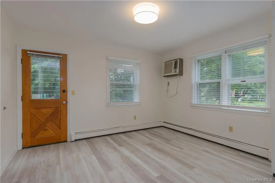 Breakfast room. Breakfast room.