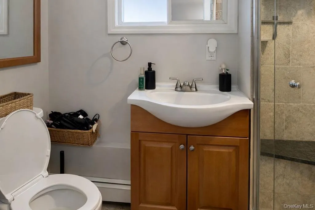 71 Lido Prom, Babylon, NY, 2 Bedrooms Bedrooms, 4 Rooms Rooms,1 BathroomBathrooms,Residential Lease,For Rent,Lido,0,984218 71 Lido Prom, Babylon, NY, 2 Bedrooms Bedrooms, 4 Rooms Rooms,1 BathroomBathrooms,Residential Lease,For Rent,Lido,0,984218