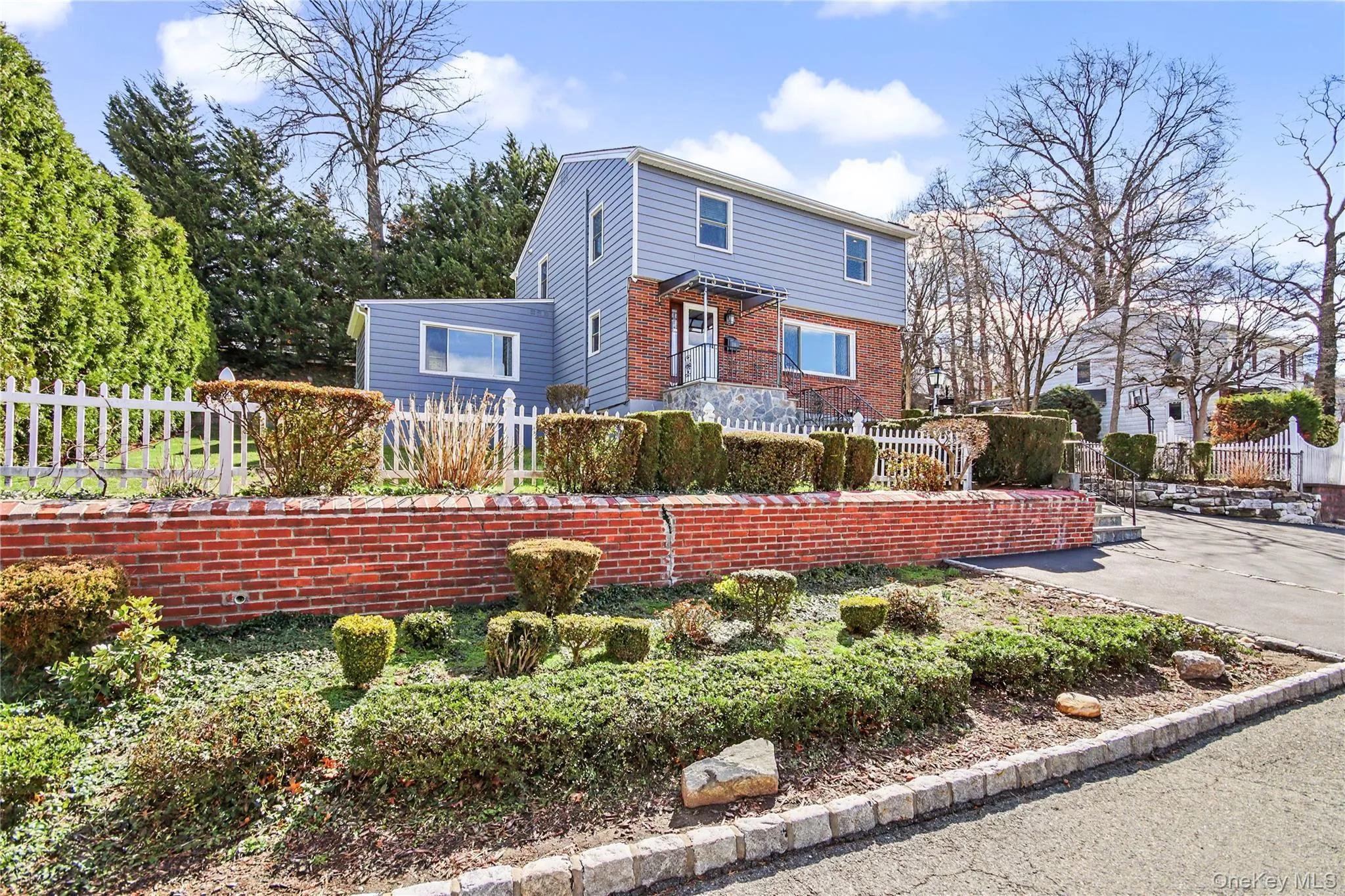14 Emerald Place, Yonkers, NY, 3 Bedrooms Bedrooms, 10 Rooms Rooms,1 BathroomBathrooms,Residential,For Rent,Emerald,0,KEY984223 14 Emerald Place, Yonkers, NY, 3 Bedrooms Bedrooms, 10 Rooms Rooms,1 BathroomBathrooms,Residential,For Rent,Emerald,0,KEY984223