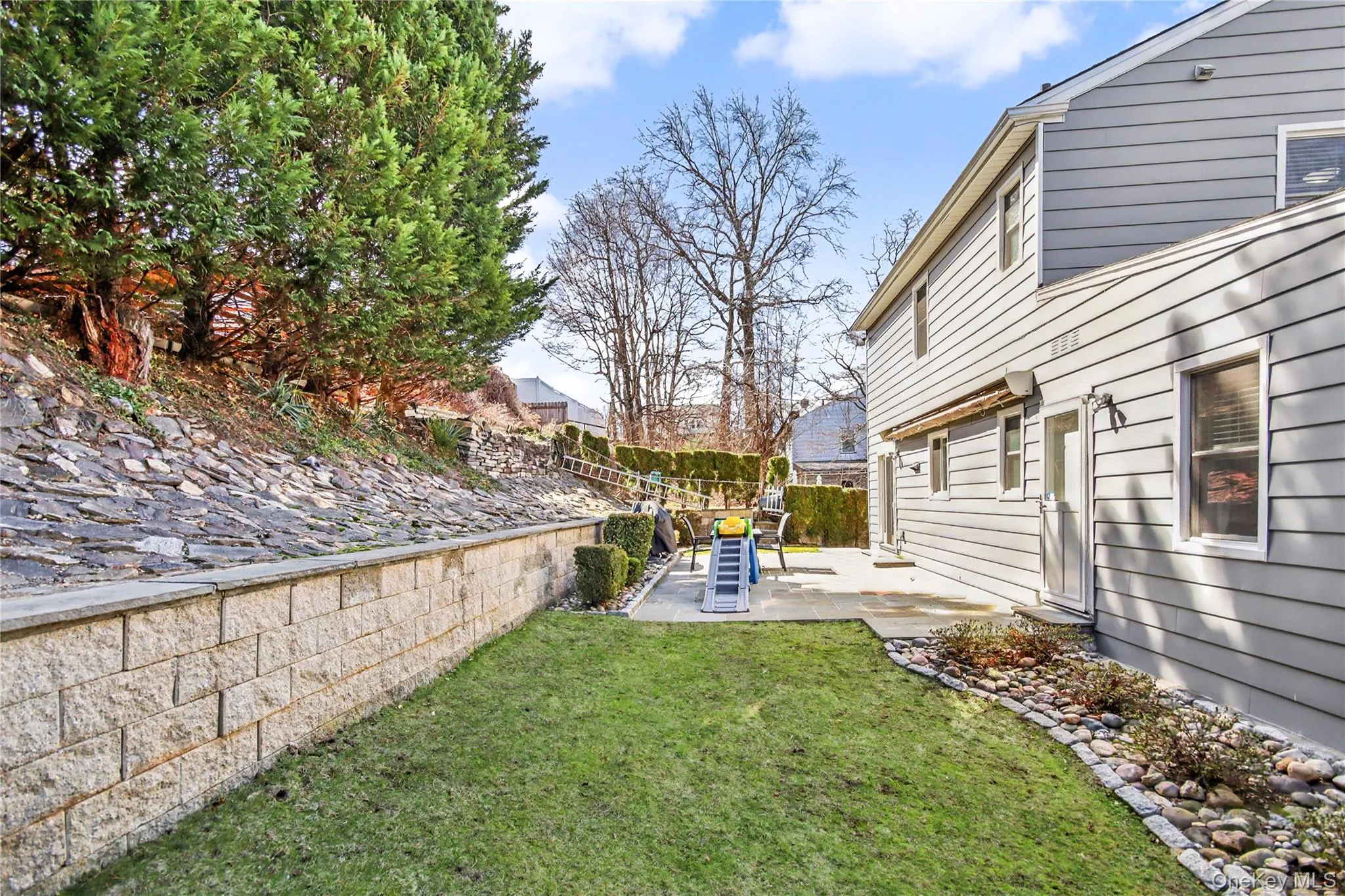Spacious and tranquil backyard great for entertaining and relaxation Spacious and tranquil backyard great for entertaining and relaxation