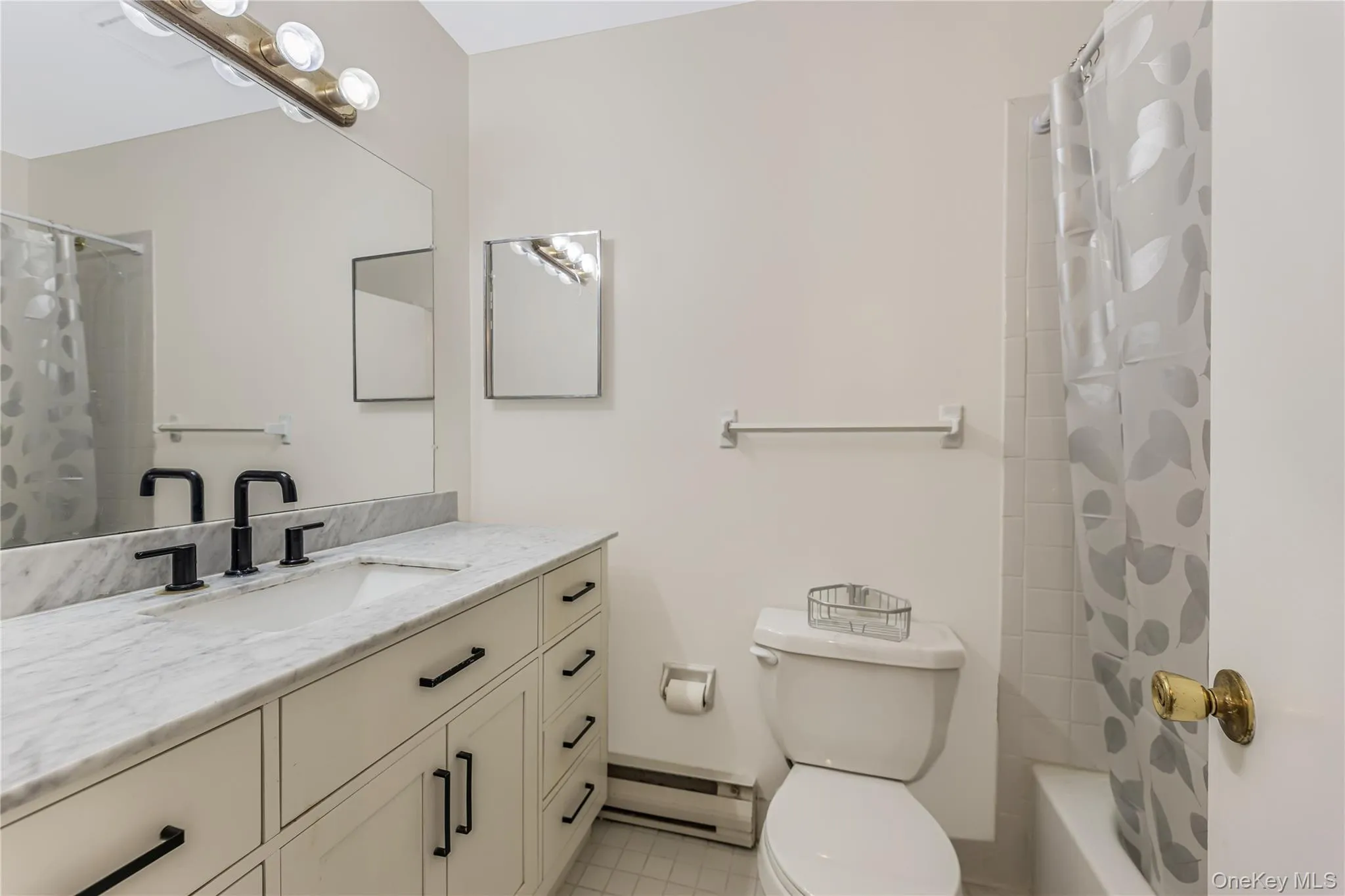 914 Old Country Road, Greenburgh, NY, 2 Bedrooms Bedrooms, 5 Rooms Rooms,1 BathroomBathrooms,Residential Lease,For Rent,Old Country,0,984235 914 Old Country Road, Greenburgh, NY, 2 Bedrooms Bedrooms, 5 Rooms Rooms,1 BathroomBathrooms,Residential Lease,For Rent,Old Country,0,984235