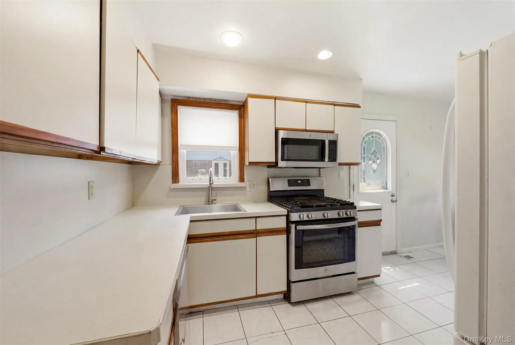 1155 Delmar Avenue, Hempstead, NY, 3 Bedrooms Bedrooms, 6 Rooms Rooms,2 BathroomsBathrooms,Residential,For Rent,Delmar,0,984249 1155 Delmar Avenue, Hempstead, NY, 3 Bedrooms Bedrooms, 6 Rooms Rooms,2 BathroomsBathrooms,Residential,For Rent,Delmar,0,984249