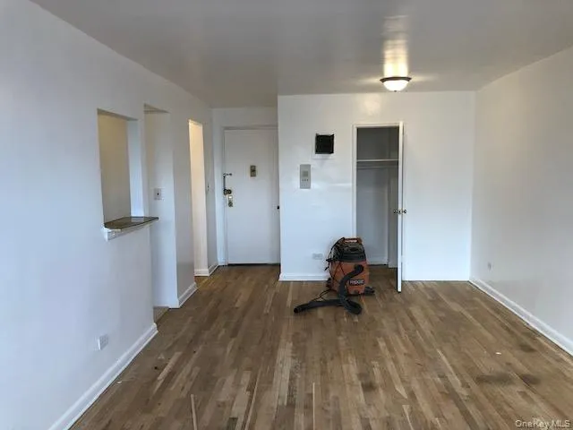 87-20 175 Street, New York, NY, 3 Rooms Rooms,1 BathroomBathrooms,Residential Lease,For Rent,175,0,984253 87-20 175 Street, New York, NY, 3 Rooms Rooms,1 BathroomBathrooms,Residential Lease,For Rent,175,0,984253