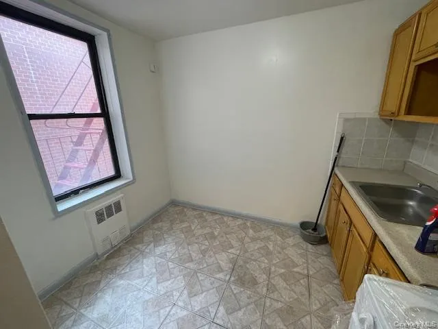 87-20 175 Street, New York, NY, 3 Rooms Rooms,1 BathroomBathrooms,Residential Lease,For Rent,175,0,984253 87-20 175 Street, New York, NY, 3 Rooms Rooms,1 BathroomBathrooms,Residential Lease,For Rent,175,0,984253