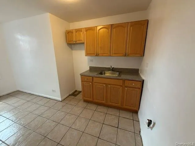 87-20 175 Street, New York, NY, 3 Rooms Rooms,1 BathroomBathrooms,Residential Lease,For Rent,175,0,984253 87-20 175 Street, New York, NY, 3 Rooms Rooms,1 BathroomBathrooms,Residential Lease,For Rent,175,0,984253