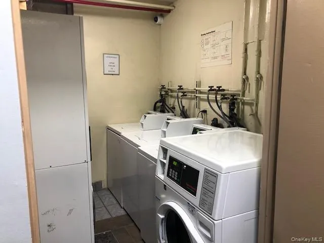 87-20 175 Street, New York, NY, 3 Rooms Rooms,1 BathroomBathrooms,Residential Lease,For Rent,175,0,984253 87-20 175 Street, New York, NY, 3 Rooms Rooms,1 BathroomBathrooms,Residential Lease,For Rent,175,0,984253