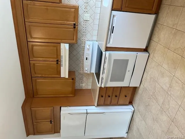 139 Sierra Vista Lane, Clarkstown, NY, 1 Bedroom Bedrooms, 5 Rooms Rooms,1 BathroomBathrooms,Residential Lease,For Rent,Sierra Vista,0,984255 139 Sierra Vista Lane, Clarkstown, NY, 1 Bedroom Bedrooms, 5 Rooms Rooms,1 BathroomBathrooms,Residential Lease,For Rent,Sierra Vista,0,984255