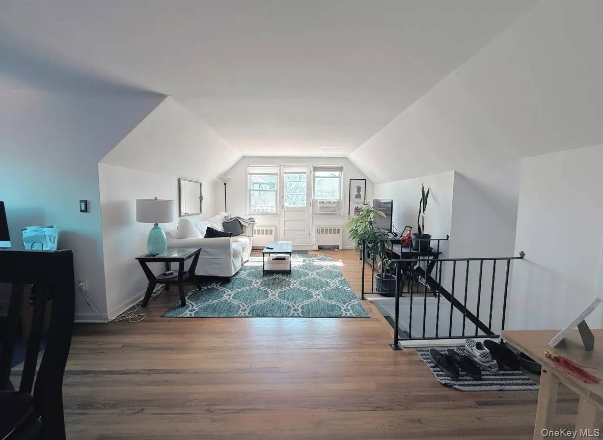 525 Olive Street, Long Beach, NY, 2 Bedrooms Bedrooms, 5 Rooms Rooms,1 BathroomBathrooms,Residential Lease,For Rent,Olive,0,984257 525 Olive Street, Long Beach, NY, 2 Bedrooms Bedrooms, 5 Rooms Rooms,1 BathroomBathrooms,Residential Lease,For Rent,Olive,0,984257