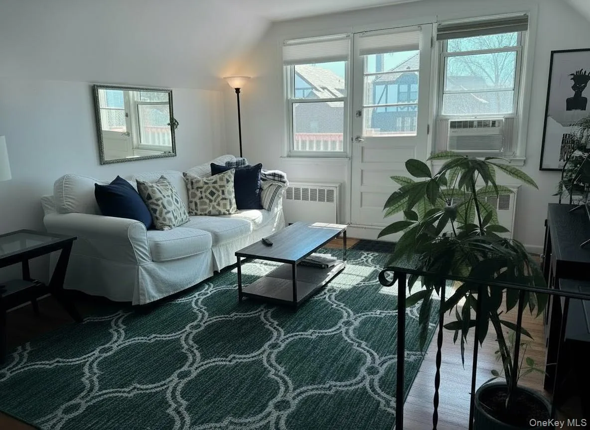 525 Olive Street, Long Beach, NY, 2 Bedrooms Bedrooms, 5 Rooms Rooms,1 BathroomBathrooms,Residential Lease,For Rent,Olive,0,984257 525 Olive Street, Long Beach, NY, 2 Bedrooms Bedrooms, 5 Rooms Rooms,1 BathroomBathrooms,Residential Lease,For Rent,Olive,0,984257