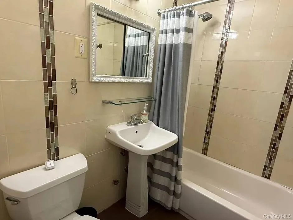 67-107 Burns Street, New York, NY, 1 Bedroom Bedrooms, 3 Rooms Rooms,1 BathroomBathrooms,Residential Lease,For Rent,Burns,0,984271 67-107 Burns Street, New York, NY, 1 Bedroom Bedrooms, 3 Rooms Rooms,1 BathroomBathrooms,Residential Lease,For Rent,Burns,0,984271