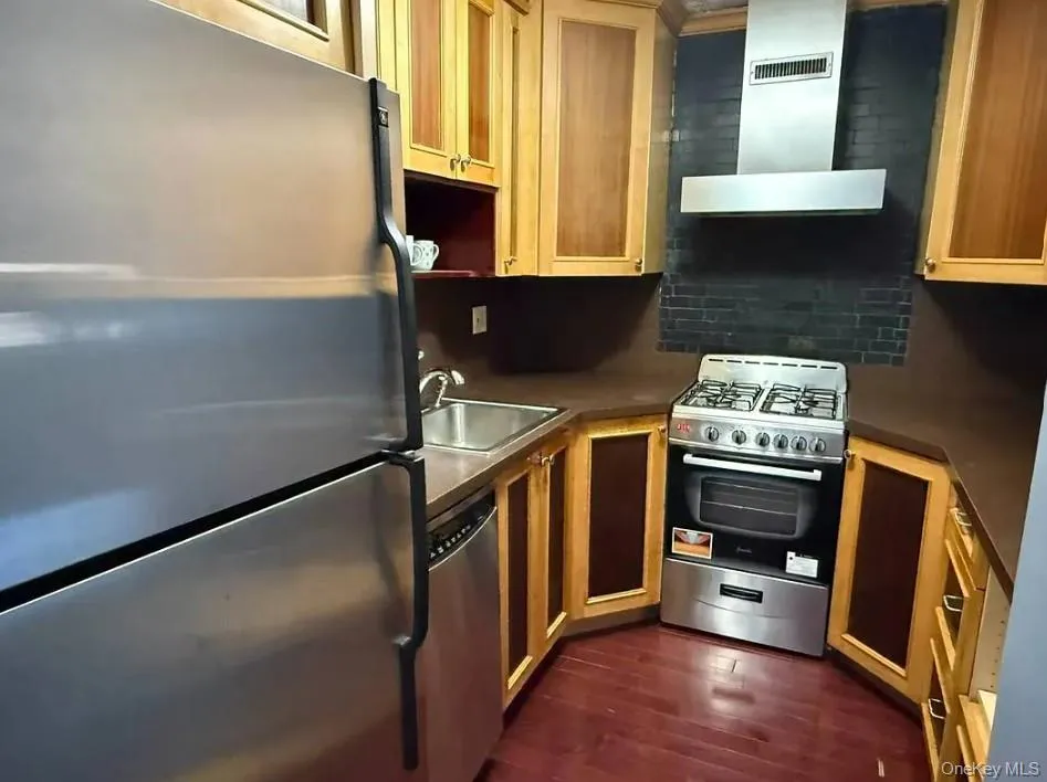 67-107 Burns Street, New York, NY, 1 Bedroom Bedrooms, 3 Rooms Rooms,1 BathroomBathrooms,Residential Lease,For Rent,Burns,0,984271 67-107 Burns Street, New York, NY, 1 Bedroom Bedrooms, 3 Rooms Rooms,1 BathroomBathrooms,Residential Lease,For Rent,Burns,0,984271