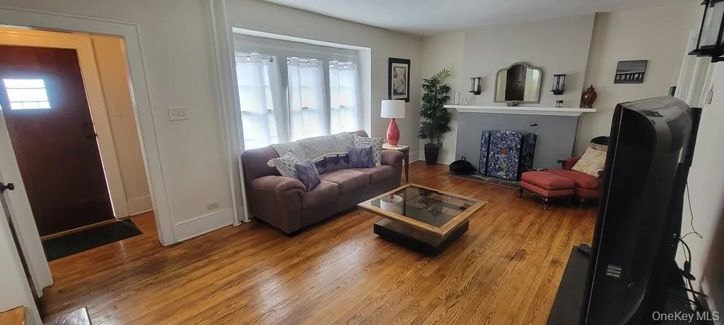 16 Grant Street, Liberty, NY, 2 Bedrooms Bedrooms, 6 Rooms Rooms,1 BathroomBathrooms,Residential,For Rent,Grant,0,984283 16 Grant Street, Liberty, NY, 2 Bedrooms Bedrooms, 6 Rooms Rooms,1 BathroomBathrooms,Residential,For Rent,Grant,0,984283