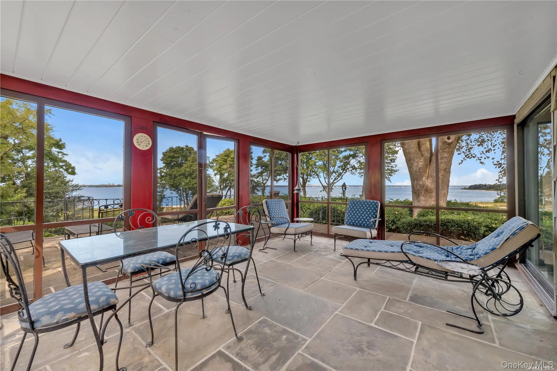 Screened-in Porch Screened-in Porch