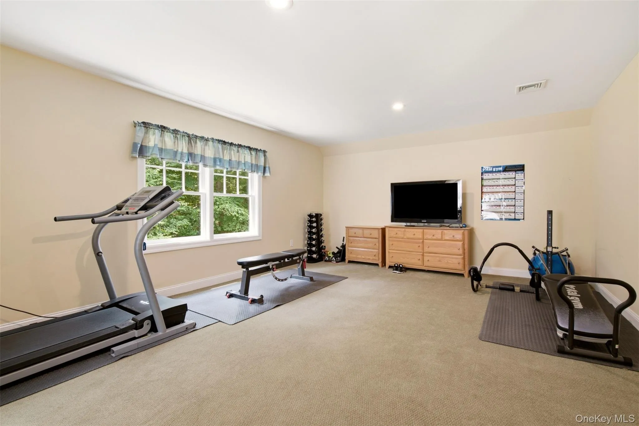 Expansive 2nd floor gym Expansive 2nd floor gym