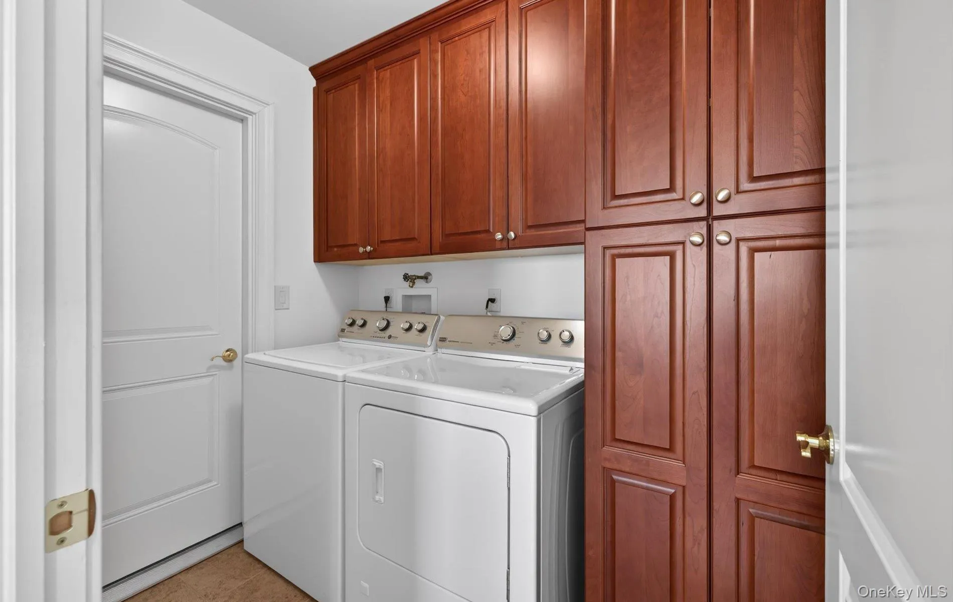 702 Equestrian Way, Hempstead, NY, 2 Bedrooms Bedrooms, 7 Rooms Rooms,2 BathroomsBathrooms,Residential Lease,For Rent,Equestrian Way,0,984315 702 Equestrian Way, Hempstead, NY, 2 Bedrooms Bedrooms, 7 Rooms Rooms,2 BathroomsBathrooms,Residential Lease,For Rent,Equestrian Way,0,984315