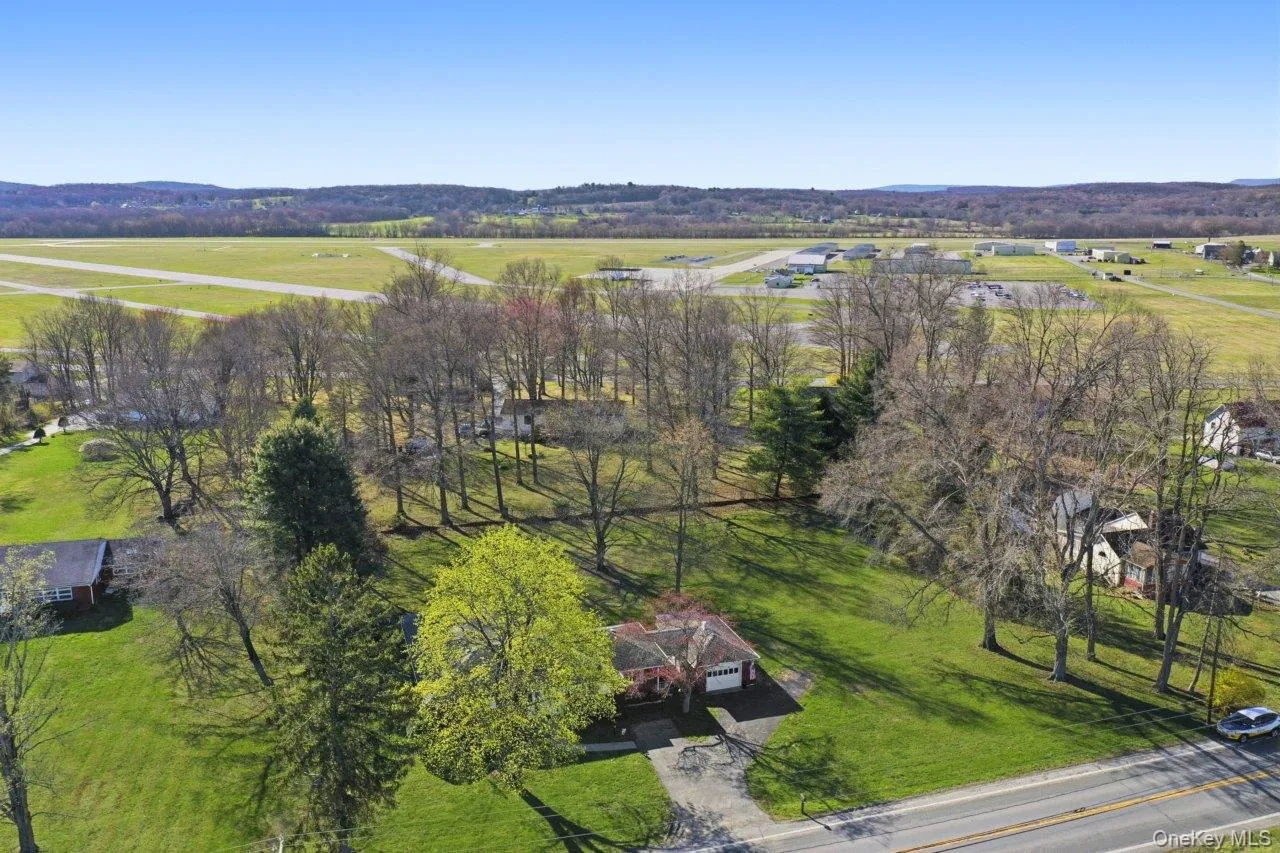 555 State Route 416, Montgomery, NY, 4 Bedrooms Bedrooms, 8 Rooms Rooms,2 BathroomsBathrooms,Residential,For Rent,State Route 416,0,984326 555 State Route 416, Montgomery, NY, 4 Bedrooms Bedrooms, 8 Rooms Rooms,2 BathroomsBathrooms,Residential,For Rent,State Route 416,0,984326