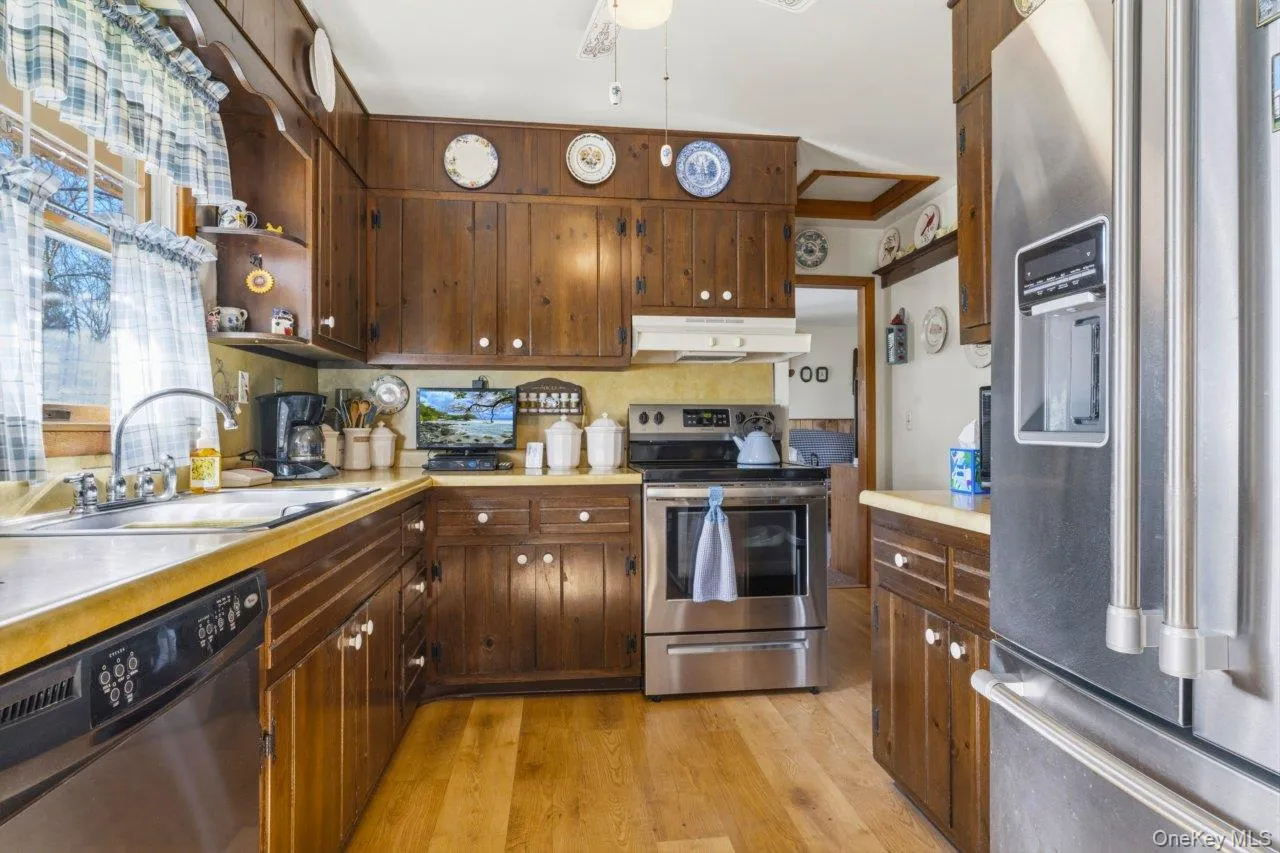 555 State Route 416, Montgomery, NY, 4 Bedrooms Bedrooms, 8 Rooms Rooms,2 BathroomsBathrooms,Residential,For Rent,State Route 416,0,984326 555 State Route 416, Montgomery, NY, 4 Bedrooms Bedrooms, 8 Rooms Rooms,2 BathroomsBathrooms,Residential,For Rent,State Route 416,0,984326