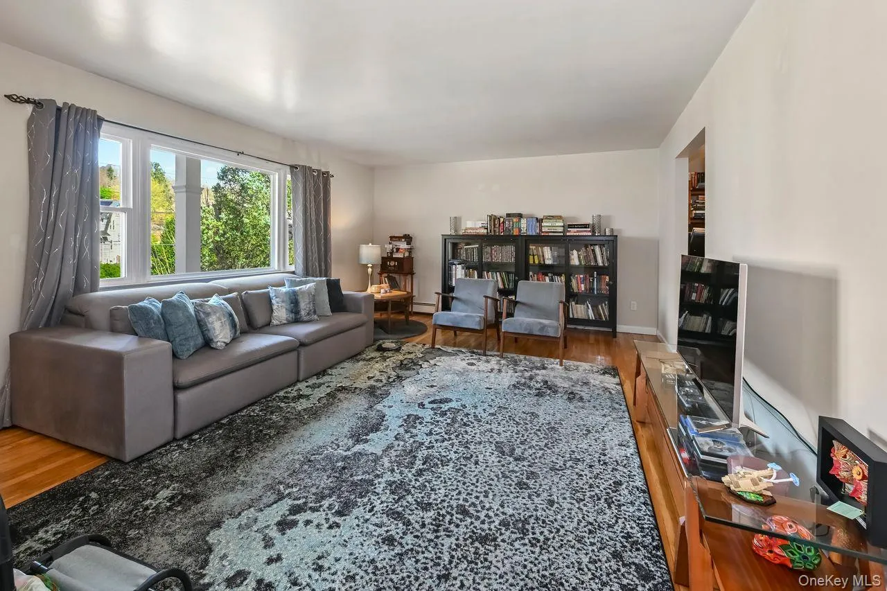 568 Manville Road, Mount Pleasant, NY, 4 Bedrooms Bedrooms, 9 Rooms Rooms,2 BathroomsBathrooms,Residential Lease,For Rent,Manville,0,984362 568 Manville Road, Mount Pleasant, NY, 4 Bedrooms Bedrooms, 9 Rooms Rooms,2 BathroomsBathrooms,Residential Lease,For Rent,Manville,0,984362