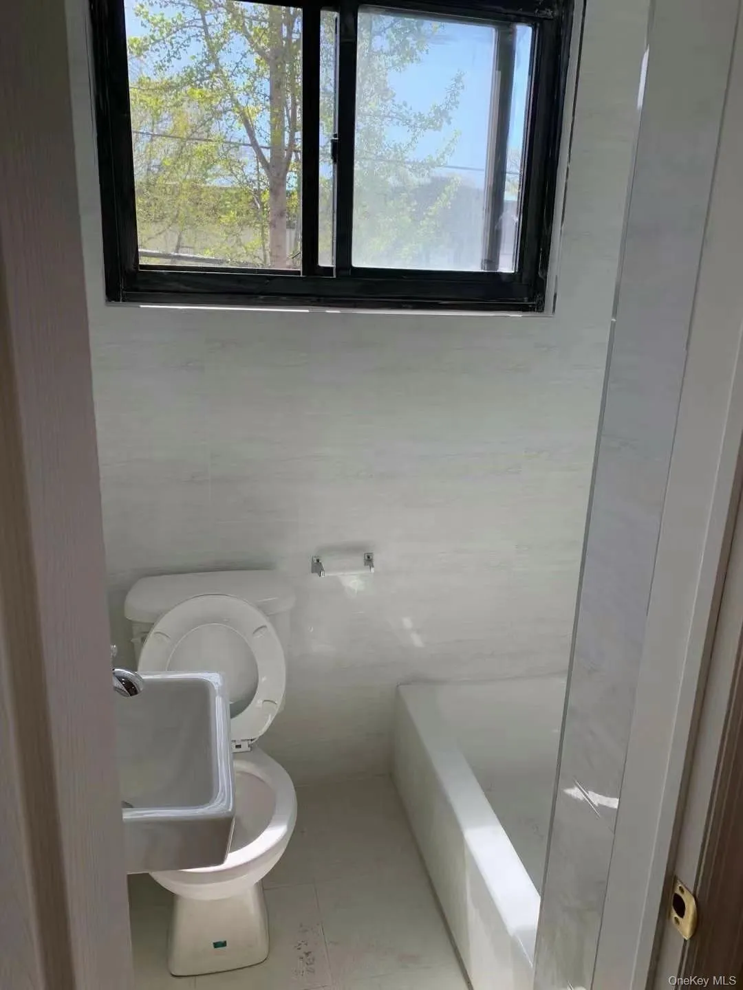6635 Grand Avenue, New York, NY, 1 Bedroom Bedrooms, 3 Rooms Rooms,1 BathroomBathrooms,Residential Lease,For Rent,Grand,0,984395 6635 Grand Avenue, New York, NY, 1 Bedroom Bedrooms, 3 Rooms Rooms,1 BathroomBathrooms,Residential Lease,For Rent,Grand,0,984395