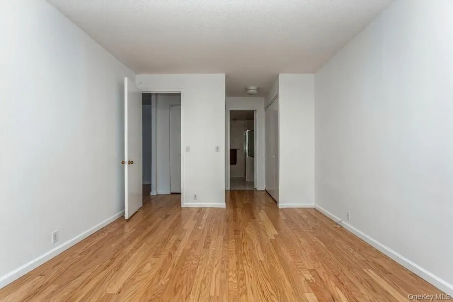 Plenty of closet space Plenty of closet space