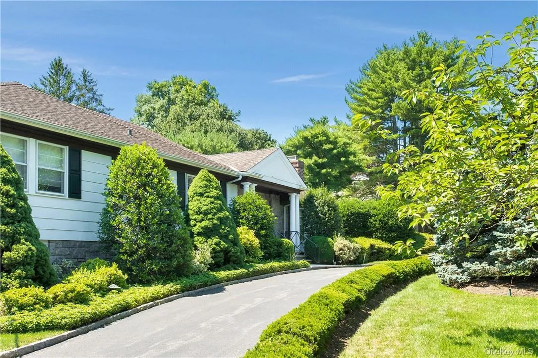 40 Meadow Road, Scarsdale, NY, 5 Bedrooms Bedrooms, 12 Rooms Rooms,4 BathroomsBathrooms,Residential Lease,For Rent,Meadow,0,984397 40 Meadow Road, Scarsdale, NY, 5 Bedrooms Bedrooms, 12 Rooms Rooms,4 BathroomsBathrooms,Residential Lease,For Rent,Meadow,0,984397