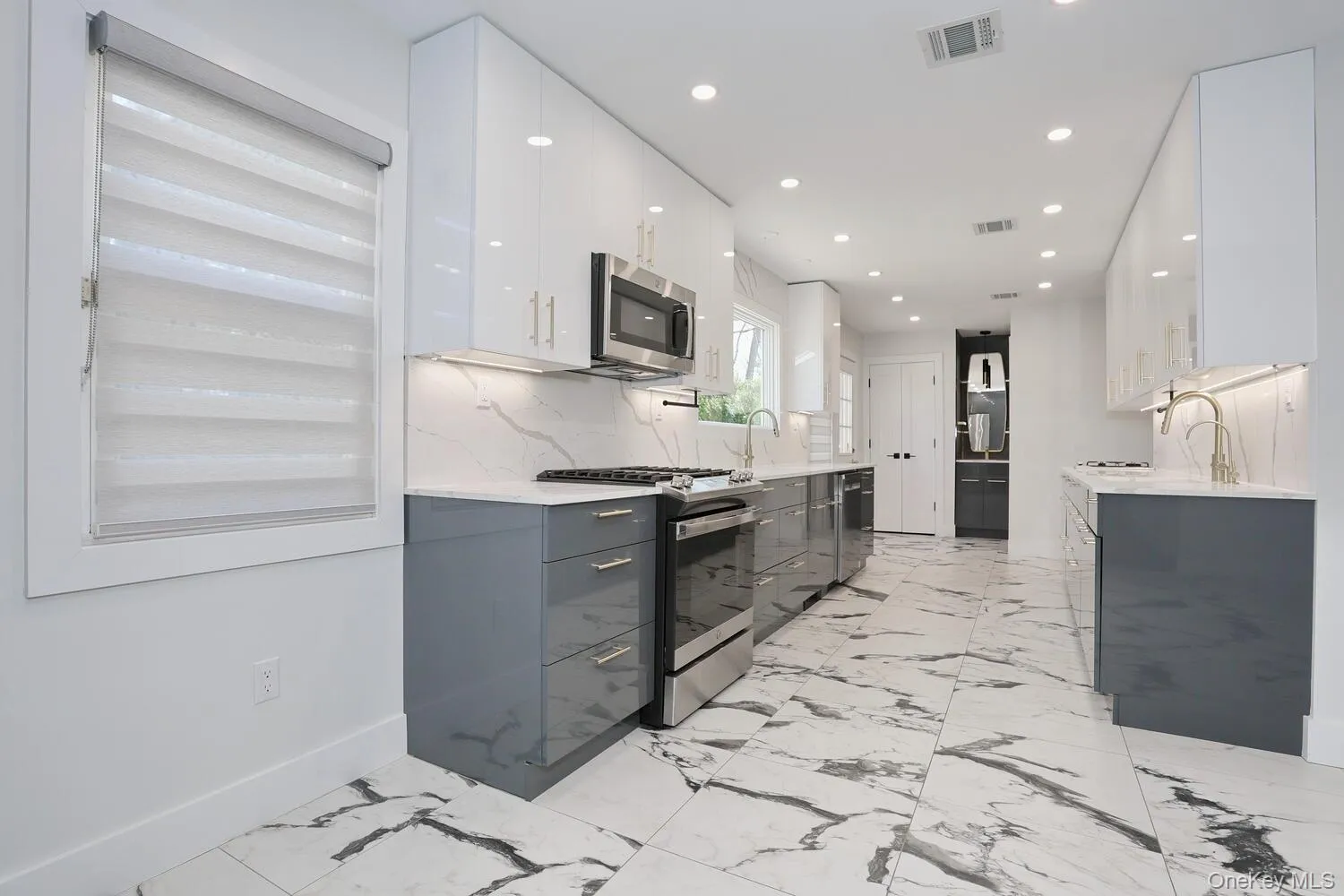 10 Millbury Street, Ramapo, NY, 6 Bedrooms Bedrooms, 9 Rooms Rooms,2 BathroomsBathrooms,Residential Lease,For Rent,Millbury,0,984413 10 Millbury Street, Ramapo, NY, 6 Bedrooms Bedrooms, 9 Rooms Rooms,2 BathroomsBathrooms,Residential Lease,For Rent,Millbury,0,984413