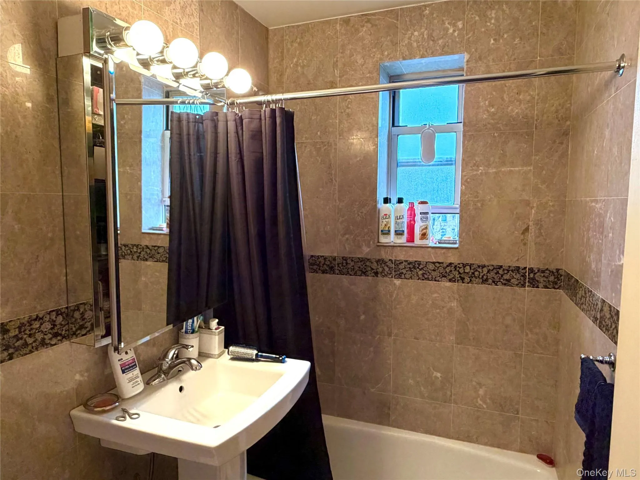 54-17 31 Avenue, New York, NY, 1 Bedroom Bedrooms, 4 Rooms Rooms,1 BathroomBathrooms,Residential Sale,For Rent,31,0,984430 54-17 31 Avenue, New York, NY, 1 Bedroom Bedrooms, 4 Rooms Rooms,1 BathroomBathrooms,Residential Sale,For Rent,31,0,984430