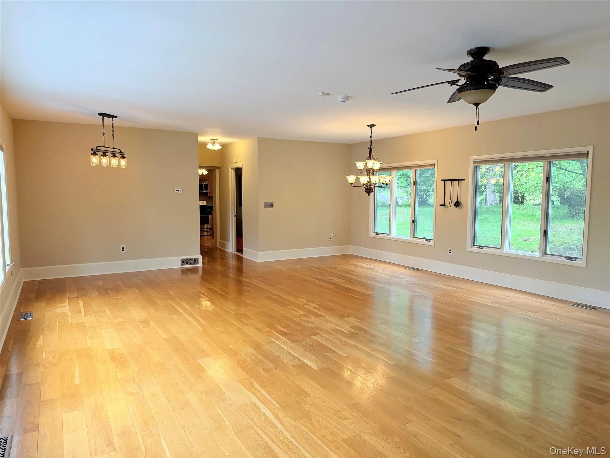 Large Primary Bedroom Large Primary Bedroom