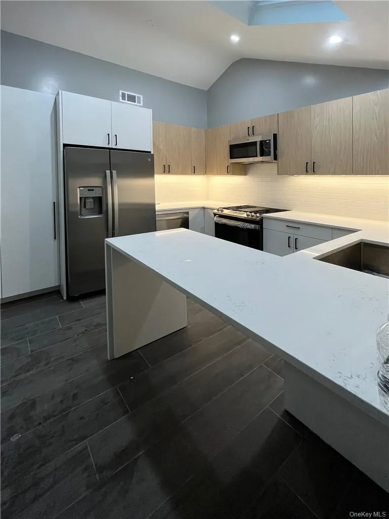 31 Riverside Avenue, Haverstraw, NY, 3 Bedrooms Bedrooms, 5 Rooms Rooms,1 BathroomBathrooms,Residential Lease,For Rent,Riverside,0,984459 31 Riverside Avenue, Haverstraw, NY, 3 Bedrooms Bedrooms, 5 Rooms Rooms,1 BathroomBathrooms,Residential Lease,For Rent,Riverside,0,984459