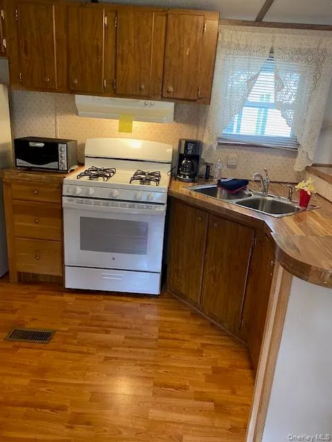 53 Clarion, Fallsburg, NY, 3 Bedrooms Bedrooms, 6 Rooms Rooms,2 BathroomsBathrooms,Residential,For Rent,Clarion,0,984488 53 Clarion, Fallsburg, NY, 3 Bedrooms Bedrooms, 6 Rooms Rooms,2 BathroomsBathrooms,Residential,For Rent,Clarion,0,984488