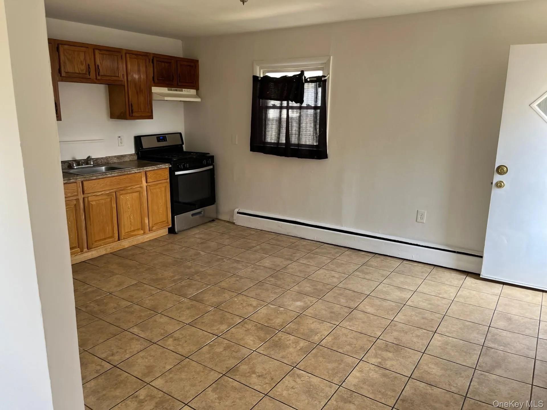 43 New Avenue, Babylon, NY, 5 Bedrooms Bedrooms, 7 Rooms Rooms,2 BathroomsBathrooms,Residential Lease,For Rent,New,0,984495 43 New Avenue, Babylon, NY, 5 Bedrooms Bedrooms, 7 Rooms Rooms,2 BathroomsBathrooms,Residential Lease,For Rent,New,0,984495