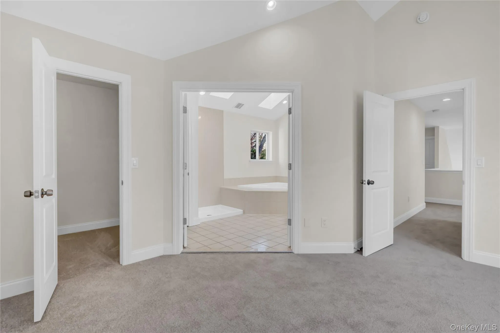 26 Stone Gate Court, Smithtown, NY, 3 Bedrooms Bedrooms, 7 Rooms Rooms,2 BathroomsBathrooms,Residential,For Rent,Stone Gate,0,984501 26 Stone Gate Court, Smithtown, NY, 3 Bedrooms Bedrooms, 7 Rooms Rooms,2 BathroomsBathrooms,Residential,For Rent,Stone Gate,0,984501