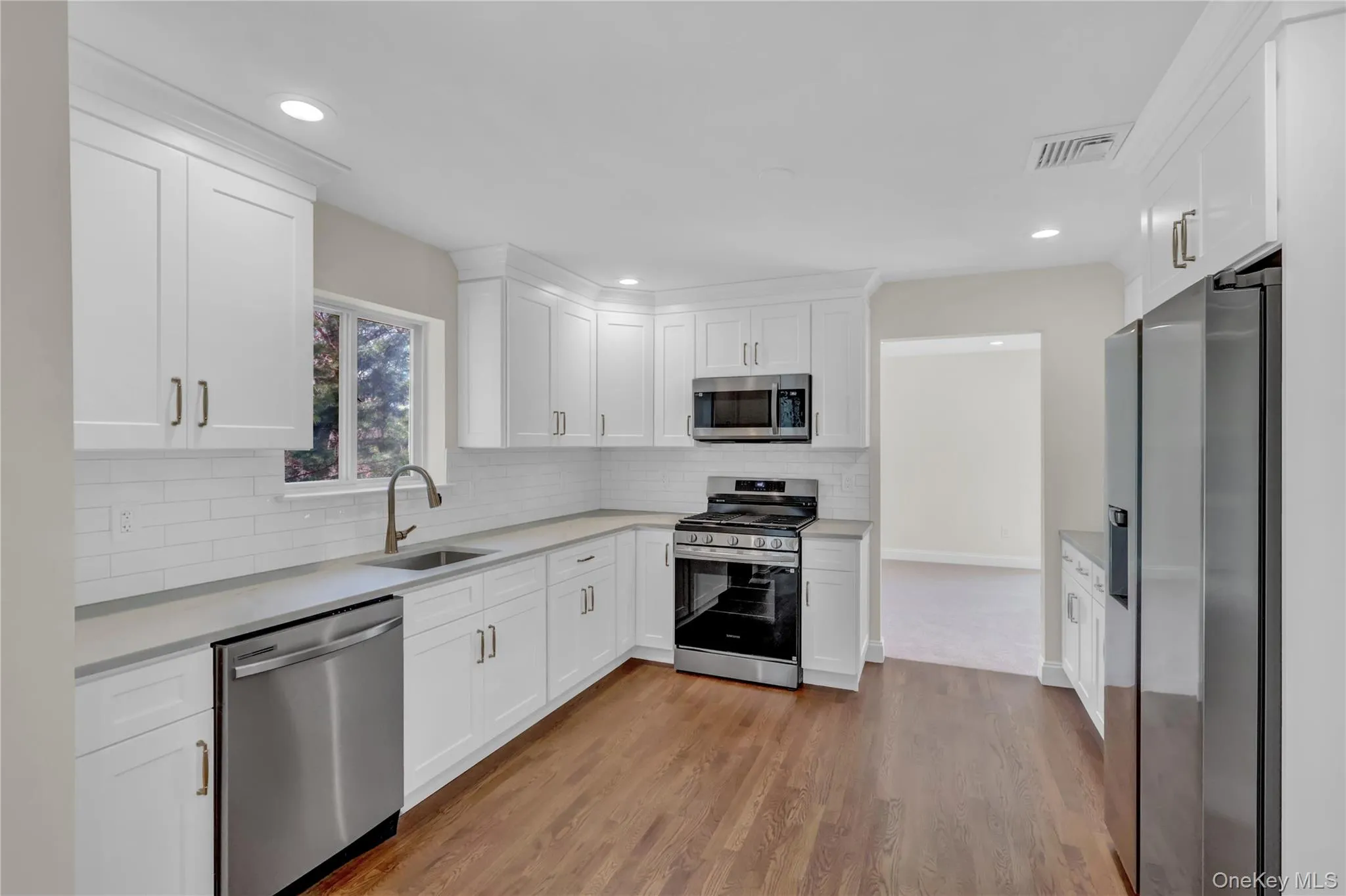 26 Stone Gate Court, Smithtown, NY, 3 Bedrooms Bedrooms, 7 Rooms Rooms,2 BathroomsBathrooms,Residential,For Rent,Stone Gate,0,984501 26 Stone Gate Court, Smithtown, NY, 3 Bedrooms Bedrooms, 7 Rooms Rooms,2 BathroomsBathrooms,Residential,For Rent,Stone Gate,0,984501