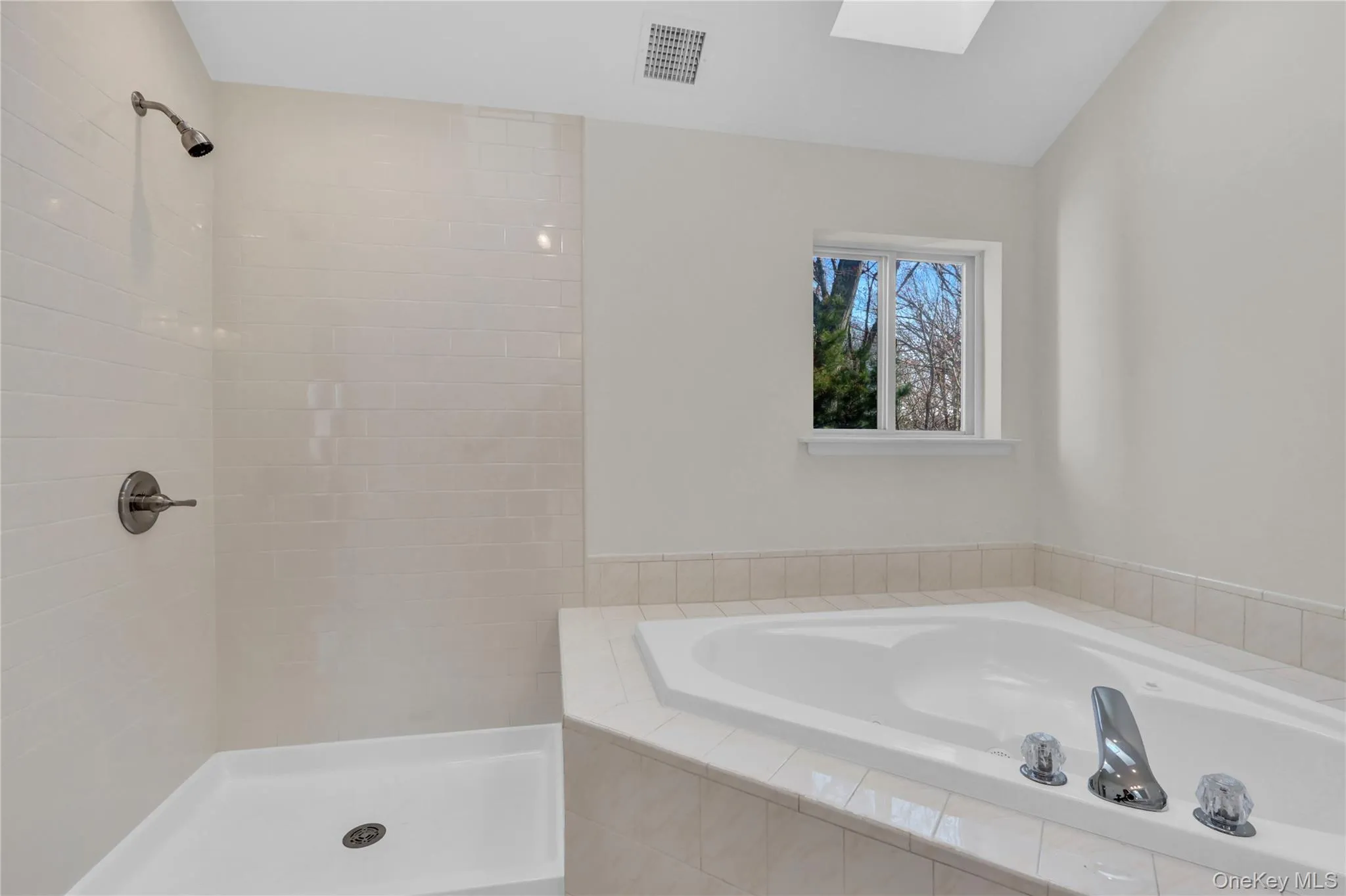 26 Stone Gate Court, Smithtown, NY, 3 Bedrooms Bedrooms, 7 Rooms Rooms,2 BathroomsBathrooms,Residential,For Rent,Stone Gate,0,984501 26 Stone Gate Court, Smithtown, NY, 3 Bedrooms Bedrooms, 7 Rooms Rooms,2 BathroomsBathrooms,Residential,For Rent,Stone Gate,0,984501