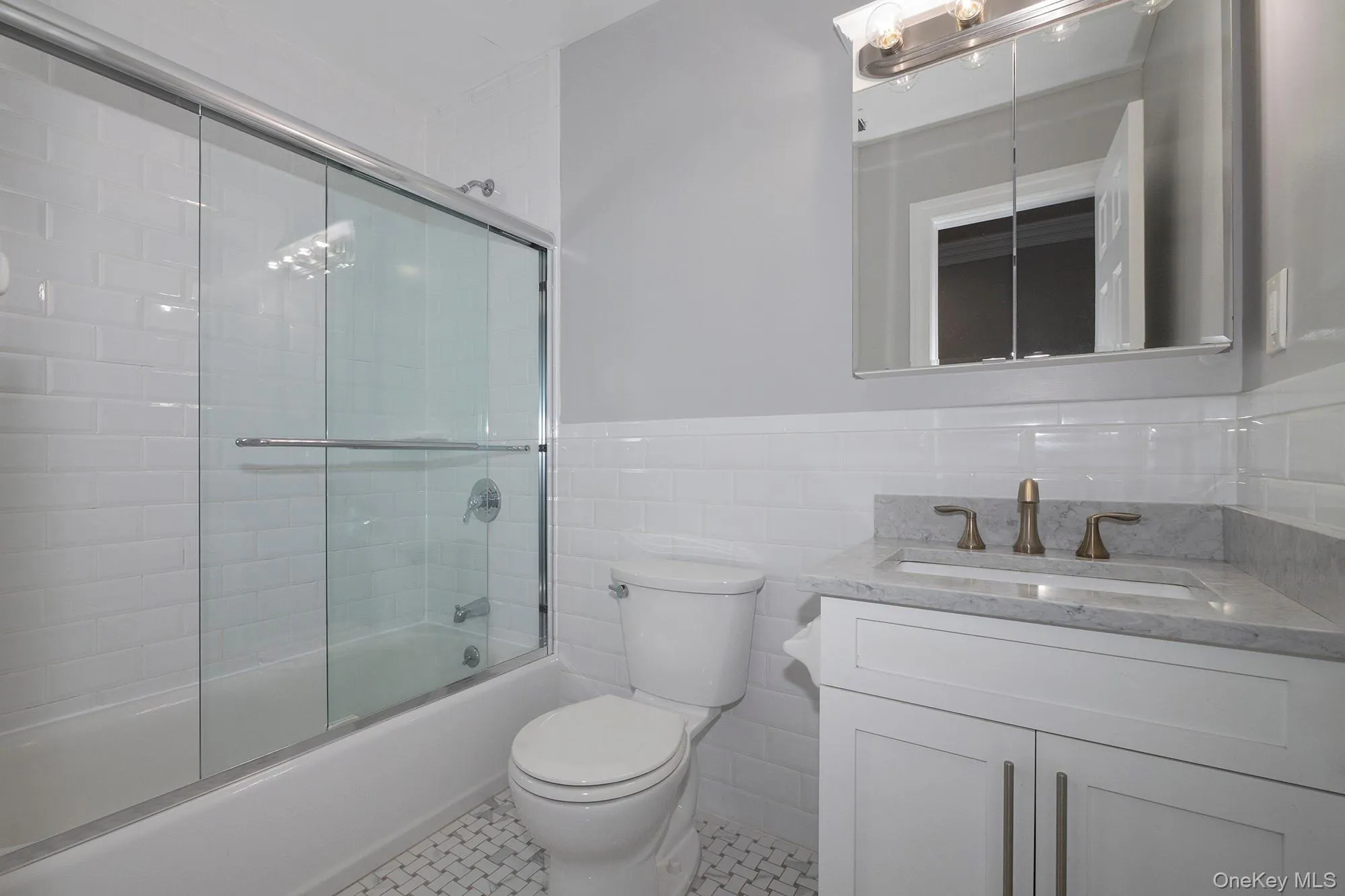 425 Newbridge Road, Hempstead, NY, 1 Bedroom Bedrooms, 4 Rooms Rooms,1 BathroomBathrooms,Residential Lease,For Rent,Newbridge,0,984508 425 Newbridge Road, Hempstead, NY, 1 Bedroom Bedrooms, 4 Rooms Rooms,1 BathroomBathrooms,Residential Lease,For Rent,Newbridge,0,984508