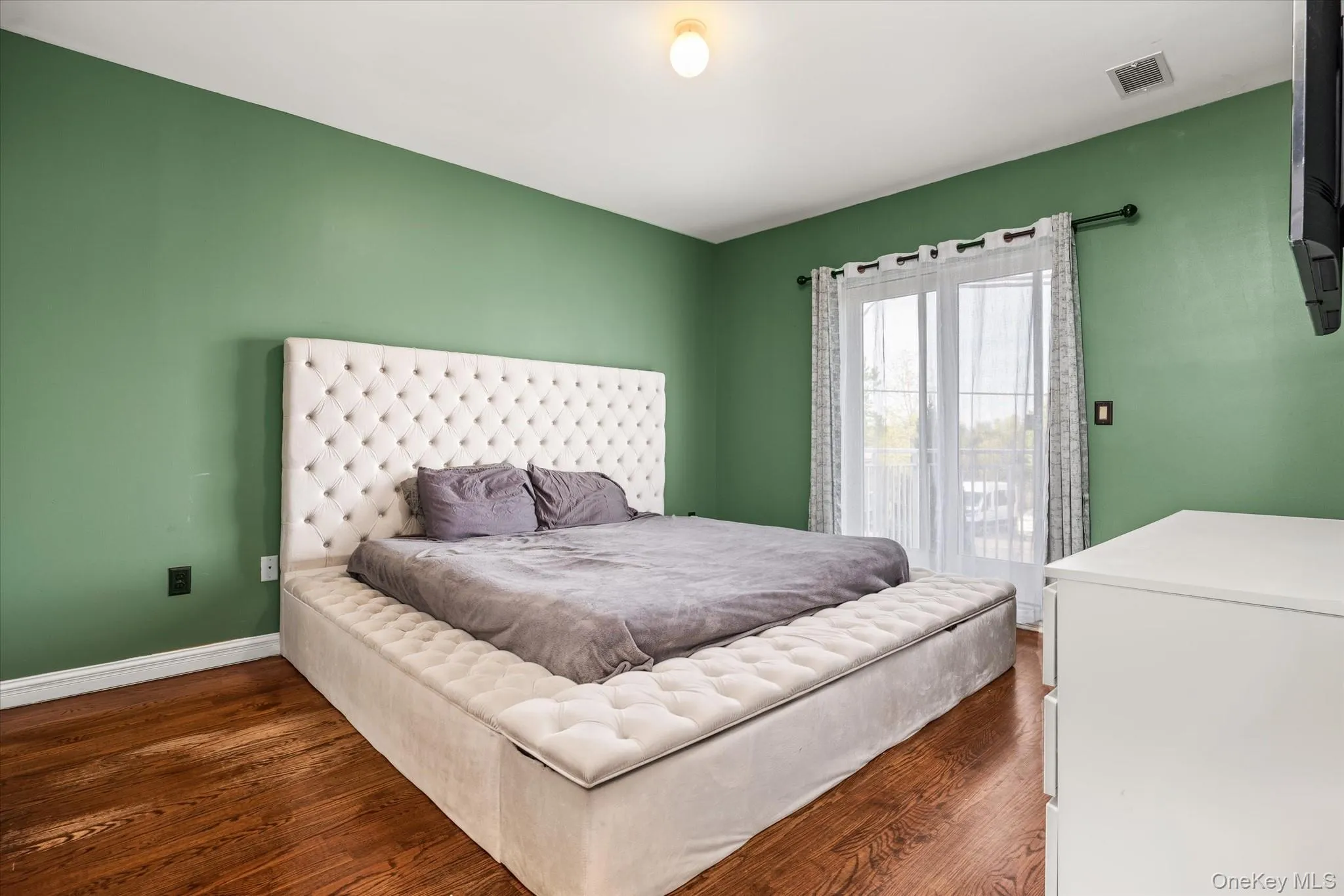 1962 Bergen Avenue, New York, NY, 3 Bedrooms Bedrooms, 5 Rooms Rooms,2 BathroomsBathrooms,Residential,For Rent,Bergen,0,984515 1962 Bergen Avenue, New York, NY, 3 Bedrooms Bedrooms, 5 Rooms Rooms,2 BathroomsBathrooms,Residential,For Rent,Bergen,0,984515