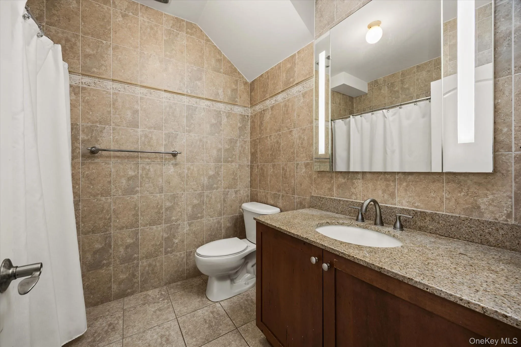 2nd full Bathroom 2nd full Bathroom