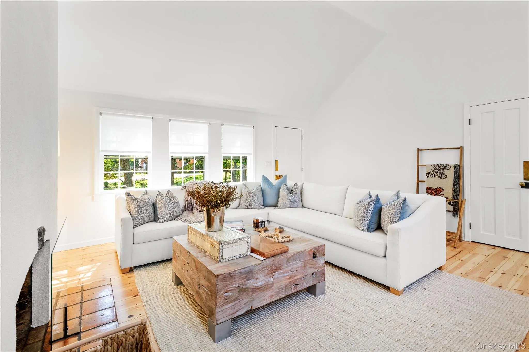 197 Hog Creek Road, East Hampton, NY, 3 Bedrooms Bedrooms, 8 Rooms Rooms,2 BathroomsBathrooms,Residential Lease,For Rent,Hog Creek,0,984521 197 Hog Creek Road, East Hampton, NY, 3 Bedrooms Bedrooms, 8 Rooms Rooms,2 BathroomsBathrooms,Residential Lease,For Rent,Hog Creek,0,984521