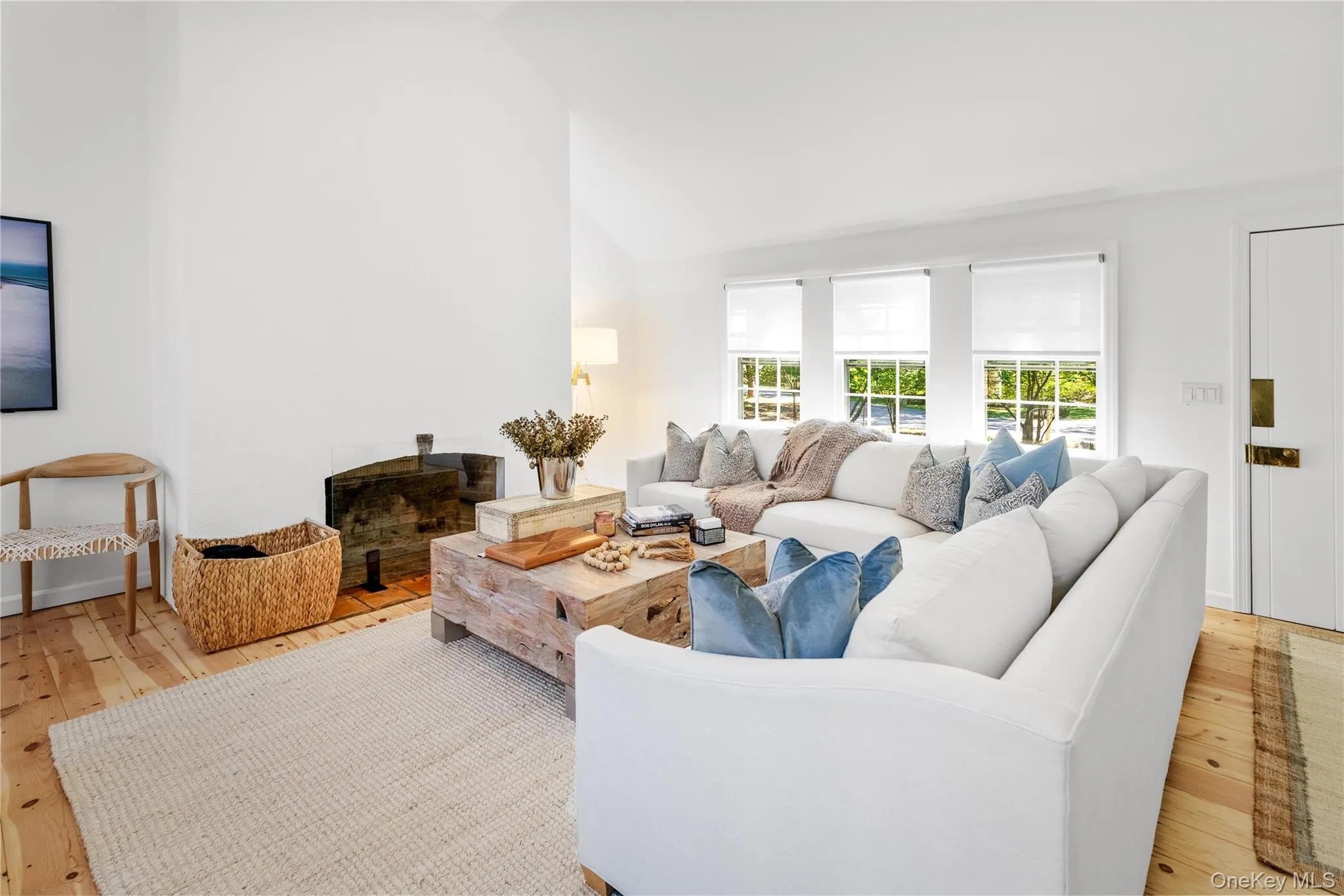 197 Hog Creek Road, East Hampton, NY, 3 Bedrooms Bedrooms, 8 Rooms Rooms,2 BathroomsBathrooms,Residential Lease,For Rent,Hog Creek,0,984521 197 Hog Creek Road, East Hampton, NY, 3 Bedrooms Bedrooms, 8 Rooms Rooms,2 BathroomsBathrooms,Residential Lease,For Rent,Hog Creek,0,984521