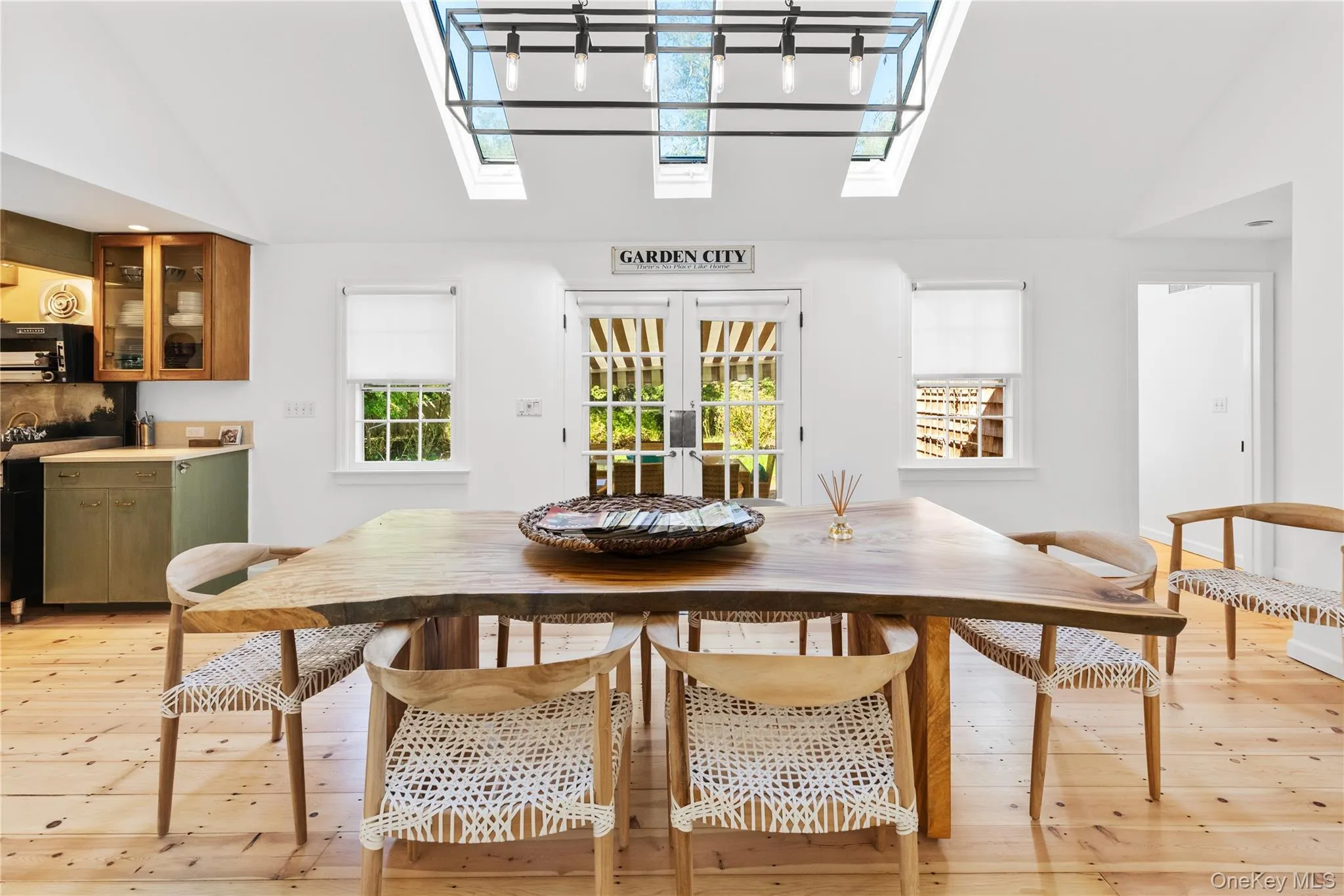 197 Hog Creek Road, East Hampton, NY, 3 Bedrooms Bedrooms, 8 Rooms Rooms,2 BathroomsBathrooms,Residential Lease,For Rent,Hog Creek,0,984521 197 Hog Creek Road, East Hampton, NY, 3 Bedrooms Bedrooms, 8 Rooms Rooms,2 BathroomsBathrooms,Residential Lease,For Rent,Hog Creek,0,984521